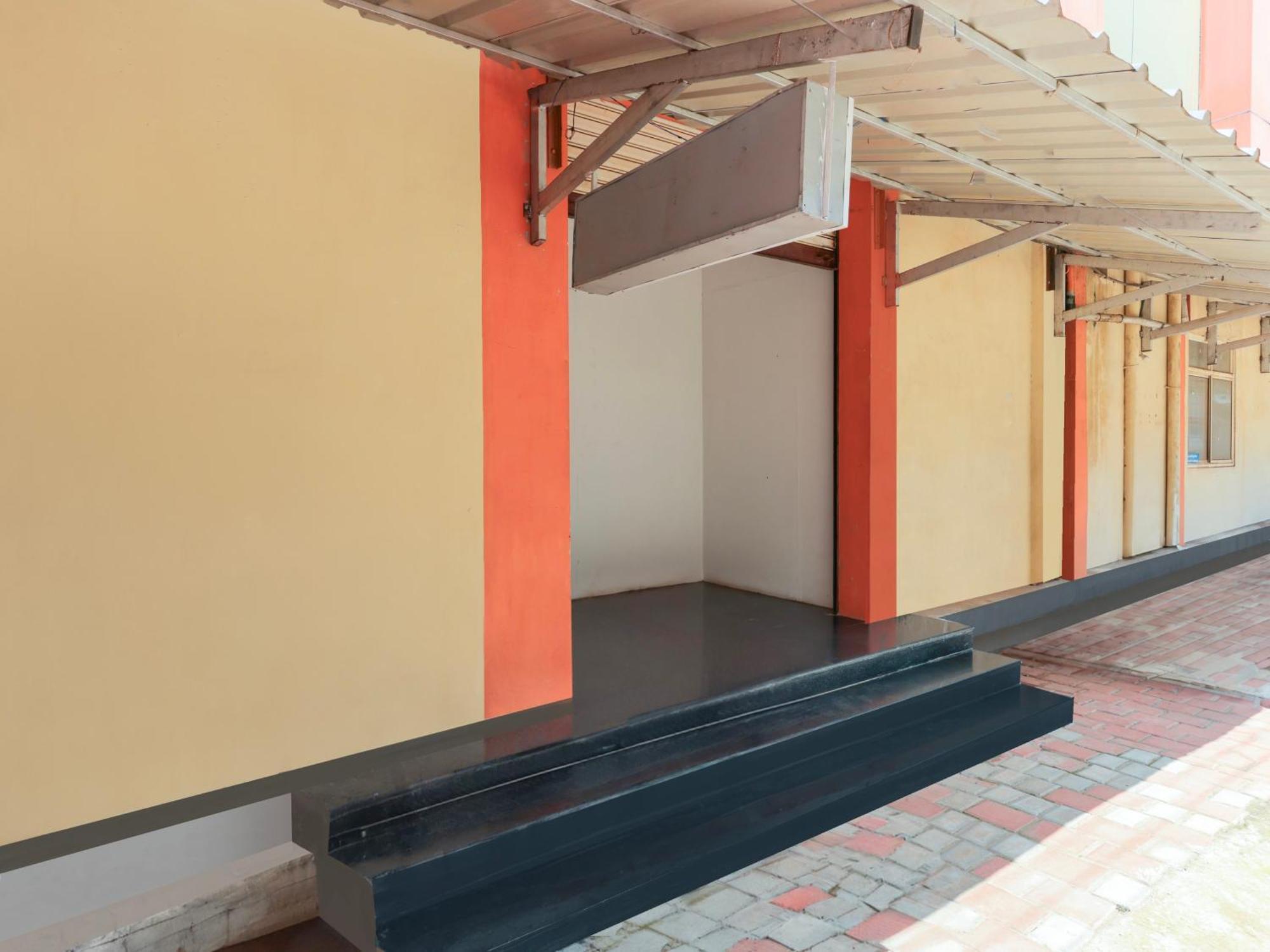 Hotel O Nila Tourist Home Thiruvananthapuram Екстер'єр фото